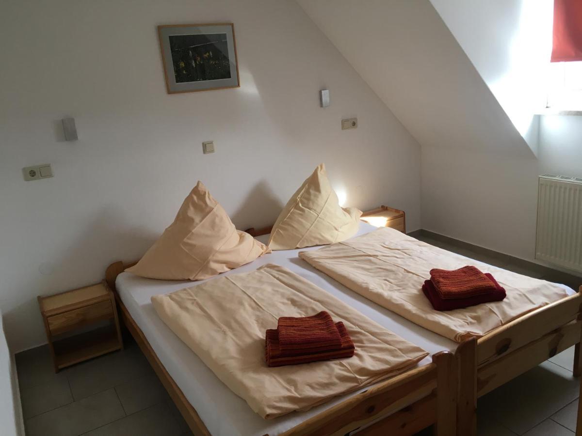 Lautersheimer Gutshof Bagian luar foto